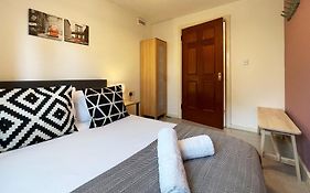Rebecca Place At Whitechapel - 2 Double Beds, 1 Sofa Bed, Max 5 People